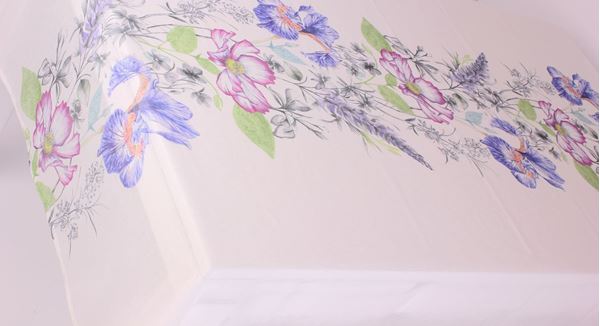 POLYESTER KETEN BEYAZ BAHAR DEMETİ ÇİÇEKLER DİKDÖRTGEN MASA ÖRTÜ resmi