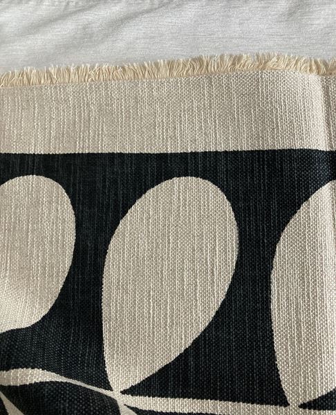 KOTON KETEN DOKUMA SİYAH EKRU YAPRAK DESENLİ SAÇAK ÇERÇEVELİ 150X150 DEKORATİF KOLTUK KANEPE ŞALI resmi