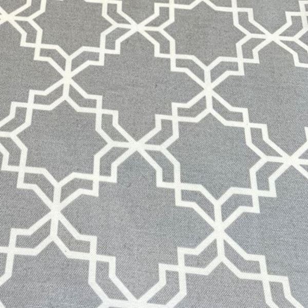YASTIKMİNDER KOTON PASTEL GRİ BEYAZ GEMOTRİK DESEN DİKDÖRTGEN MASA ÖRTÜ resmi