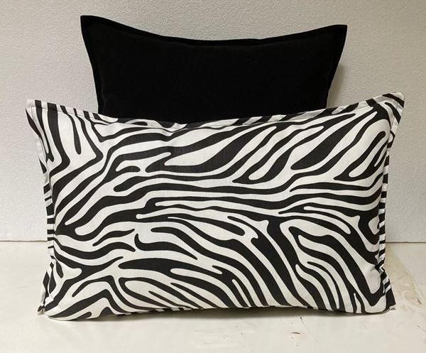 YASTIKMİNDER KOTON SİYAH BEYAZ ZEBRA DESEN DİKDÖRTGEN KIRLENT YASTIK KILIFI resmi