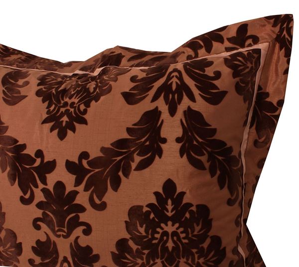 YASTIKMİNDER TAFTA KAHVE RENK FLOK BASKI DAMASK DESEN 260X260. 3 PARÇA YATAK ÖRTÜ SETİ resmi