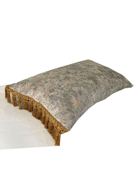 YASTIKMİNDER KADİFE GRİ BEJ ESKİTME DOKU SAÇAKLI  DEKORATİF YASTIK KILIFI resmi