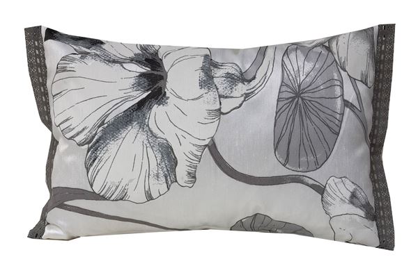 ŞANTUK TAFTA DANTEL AKSESUARLI 30X46 CM KIRLENT YASTIK KILIFI resmi