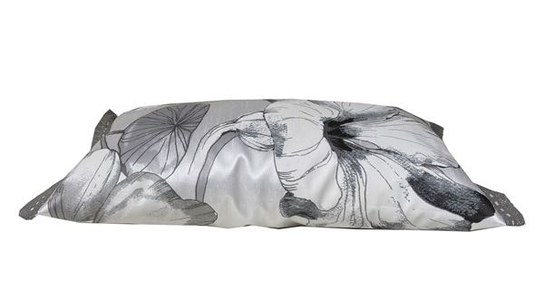 ŞANTUK TAFTA DANTEL AKSESUARLI 30X46 CM KIRLENT YASTIK KILIFI resmi
