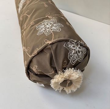Resim HAKİ TAFTA NAKIŞLI KUMAŞ 53x17 cm SİLİNDİR SOSİS YASTIK