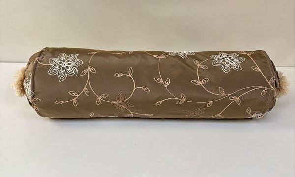 HAKİ TAFTA NAKIŞLI KUMAŞ 53x17 cm SİLİNDİR SOSİS YASTIK resmi